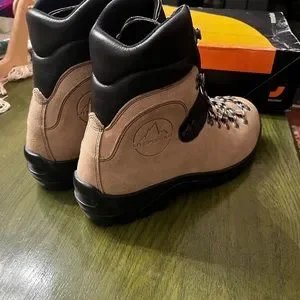 La Spotiiva Glacier WLF. Brand New. Size 13. Leather uppers La Sportiva Glacier WLF Boot - Men main image 4